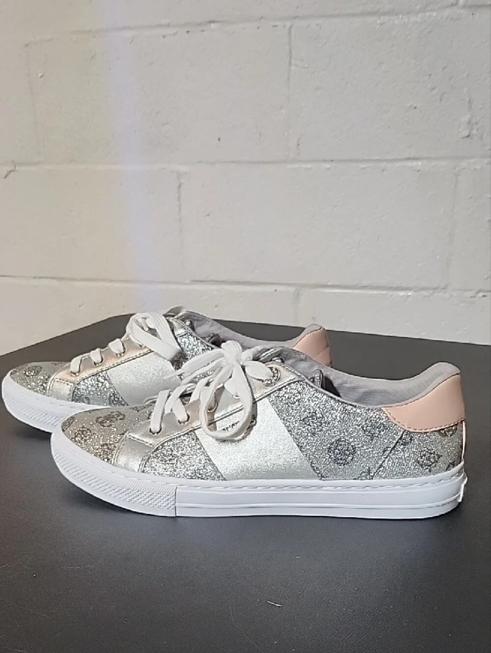 Guess Lovin3 Women’s Silver Glitter Low-Top Sneakers